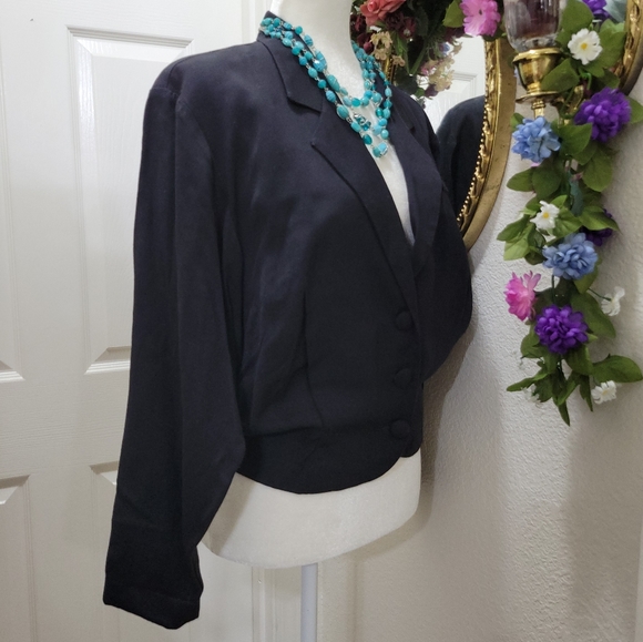 Blazer - Picture 5 of 9